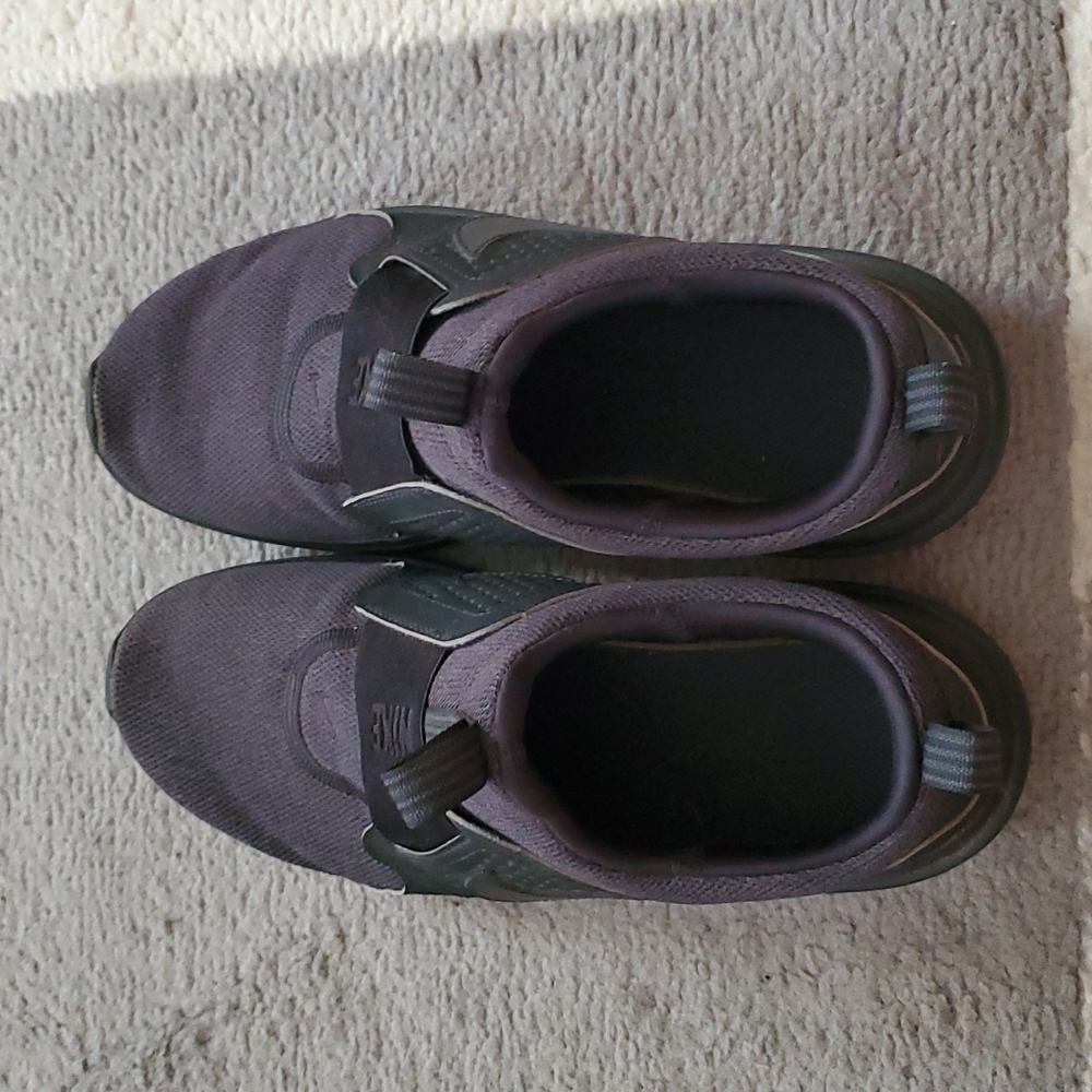 Slip on Nike sport shoes